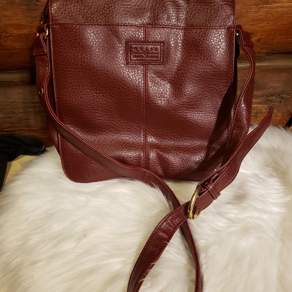 ❤3/$50❤RELIC Shoulder bag